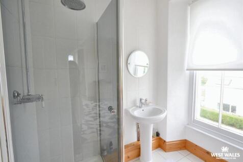 Ensuite shower room
