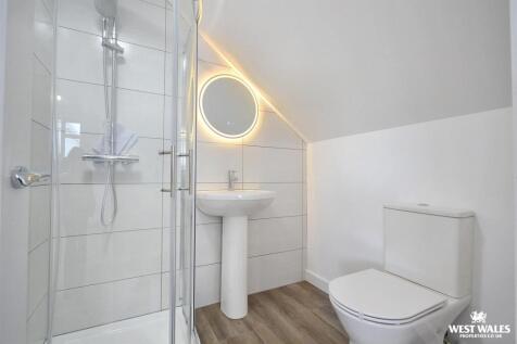 Ensuite shower room