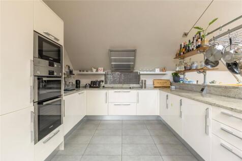 Living &amp; Kitchen