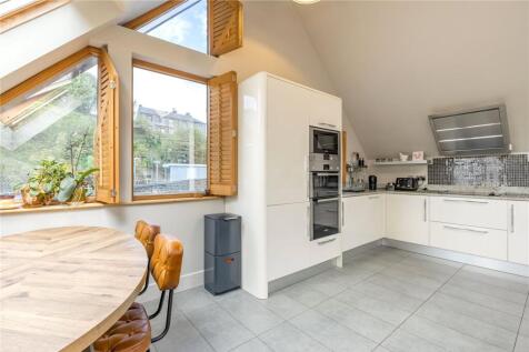 Living &amp; Kitchen