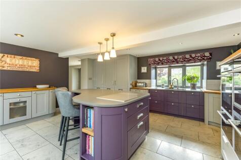 Kitchen/Dining/Loung