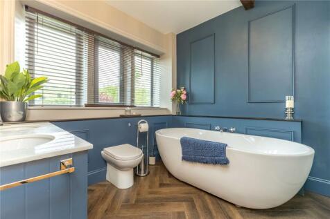 En Suite Bathroom