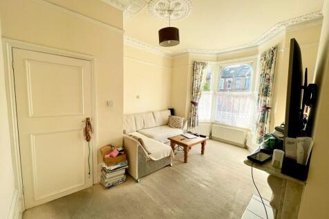 GFF LIVING ROOM 