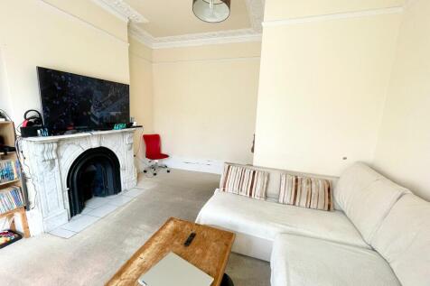 GFF LIVING ROOM 