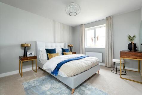 Large size main bedroom