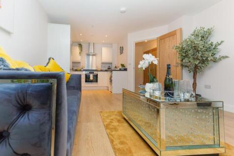 Lounge and Kitchen 2.jpg