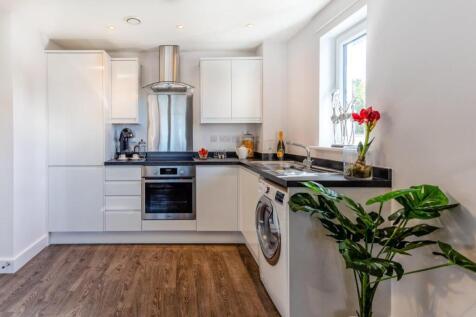 4 Kitchen.jpg