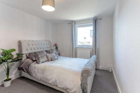 5 Bedroom.jpg