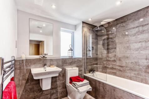 7 Bathroom.jpg