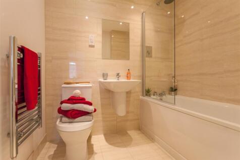 Bathroom i.jpg