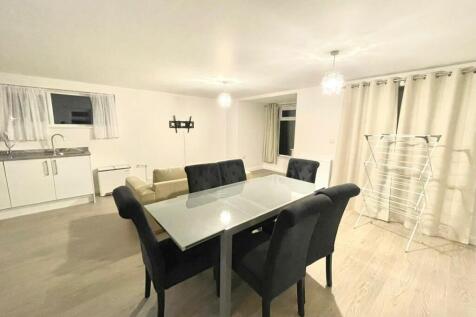 Kitchen dining area