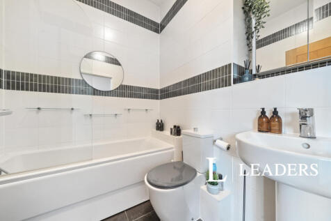 Main bathroom
