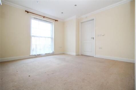 6 Greyfriars master bedroom sales pics