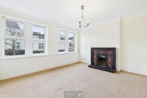 CAM02715G0-PR0147-STILL009