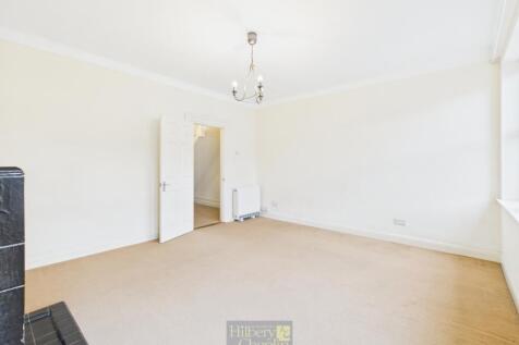 CAM02715G0-PR0147-STILL008