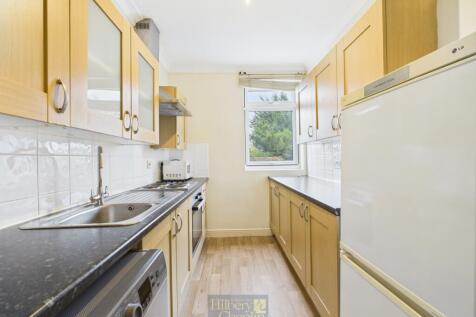 CAM02715G0-PR0147-STILL001