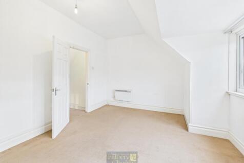 CAM02715G0-PR0147-STILL013