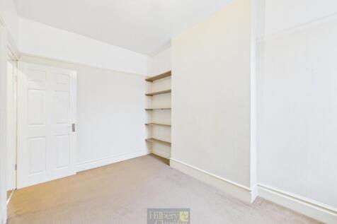 CAM02715G0-PR0147-STILL006