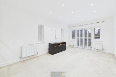 CAM02942G0-PR0267-STILL003