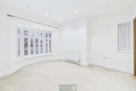 CAM02942G0-PR0267-STILL002