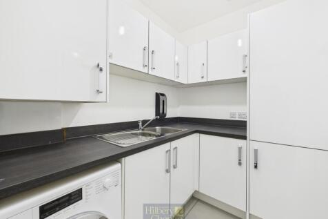 CAM02942G0-PR0267-STILL006