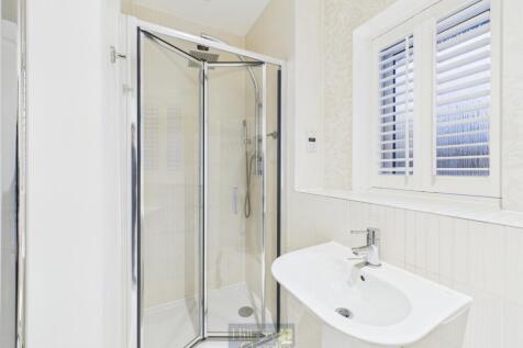 CAM02942G0-PR0267-STILL013