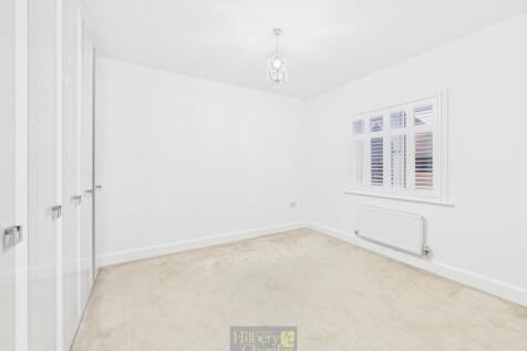 CAM02942G0-PR0267-STILL007