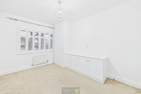 CAM02942G0-PR0267-STILL010