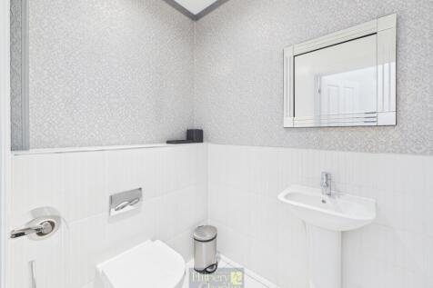 CAM02942G0-PR0267-STILL004