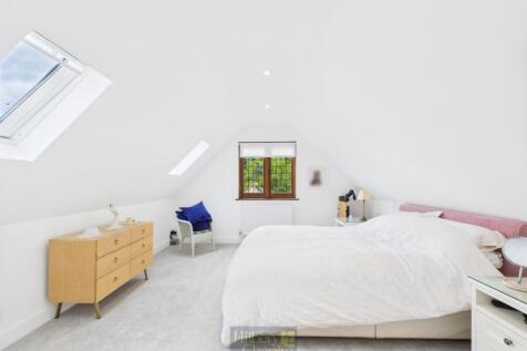 CAM02786G0-PR0158-STILL028