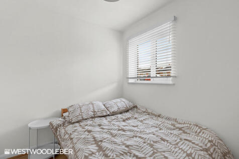 BarclayClose_6