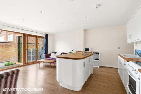 BarclayClose_8