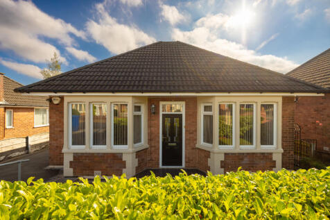 35 Middleton Drive, Bury BL9 8DT