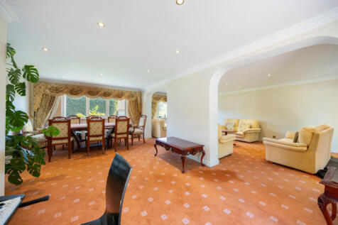 Living/dining room