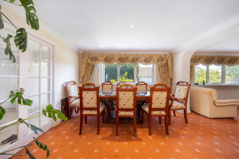 Living/dining room