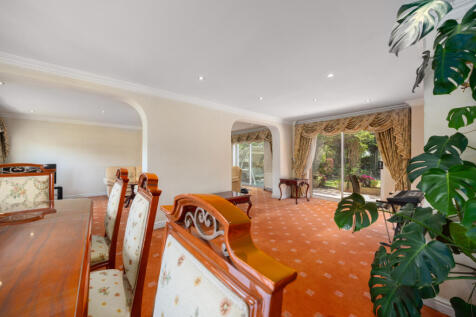 Living/dining room
