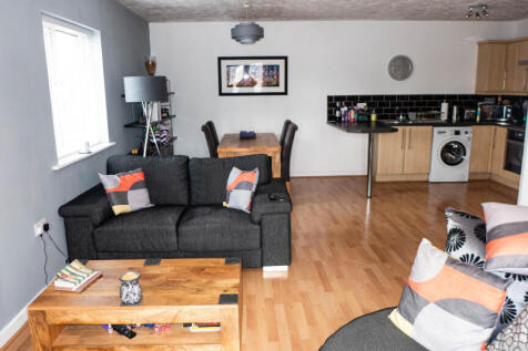 OPEN PLAN LOUNGE/DINER/KITCHEN