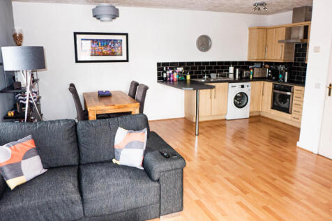 OPEN PLAN LOUNGE/DINER/KITCHEN