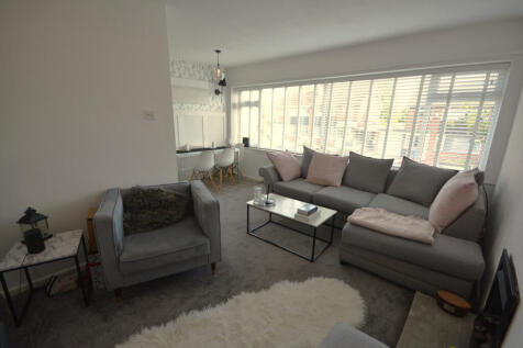68 Crantock Drive, Heald Green, Cheadle SK8 3HA