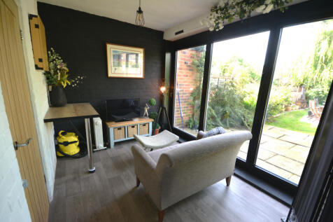 68 Crantock Drive, Heald Green, Cheadle SK8 3HA