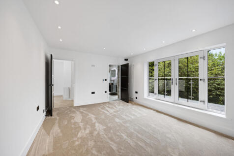 Principal bedroom