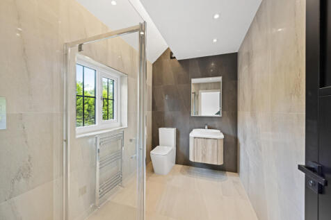 Bedroom 2 En-suite