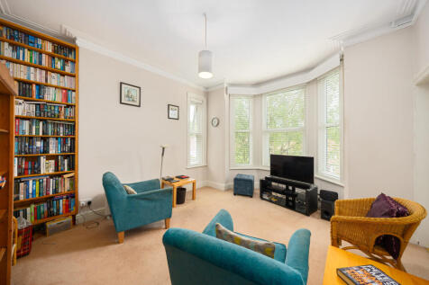 Bedroom 2/TV room