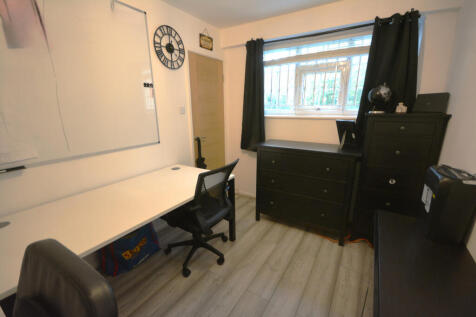 Ground floor bedroom 4