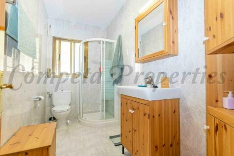 en-suite bathroom