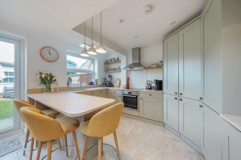 Kitchen / Dining