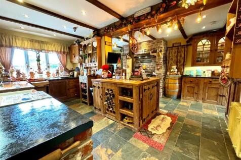 kitchen 2.jpg