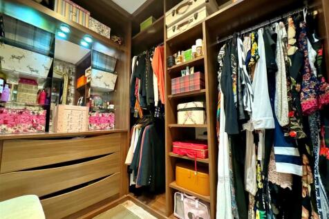 dressing room.jpg
