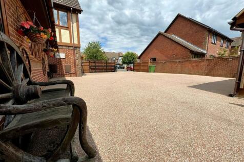 driveway.jpg
