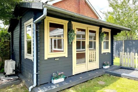 summer house 1.jpg